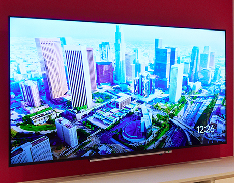 ６５インチ液晶テレビ